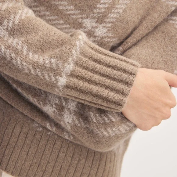 Everlane Beige Plaid Crewneck Sweater with White Windowpane - Picture 4 of 13